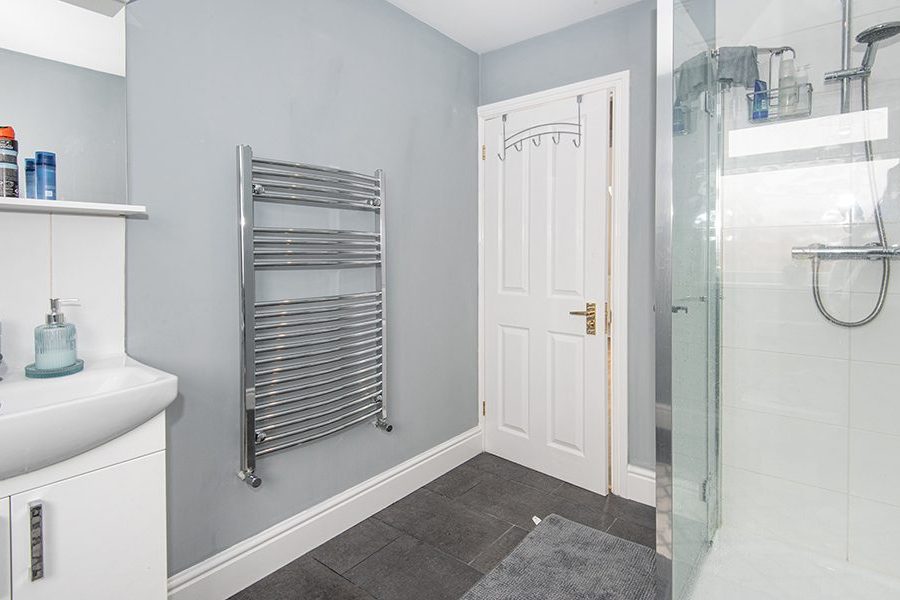 Seymour Ave Tottenham Bathroom Front