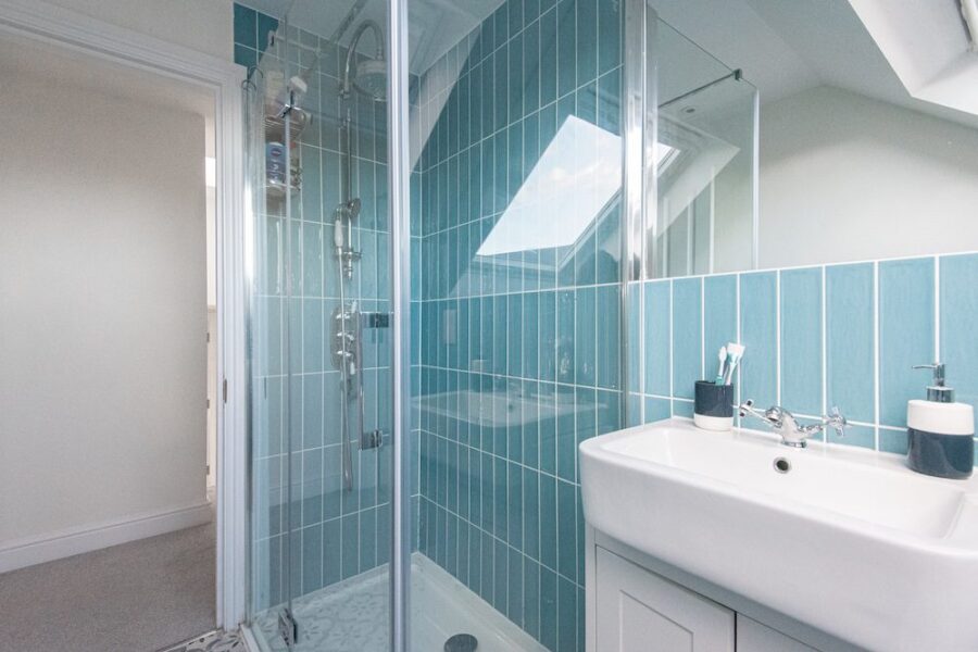 L Shaped Loft Extension in Dulwich Ensuite