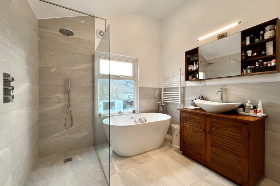 L Shaped Loft Extension South Norwood bathroom 4